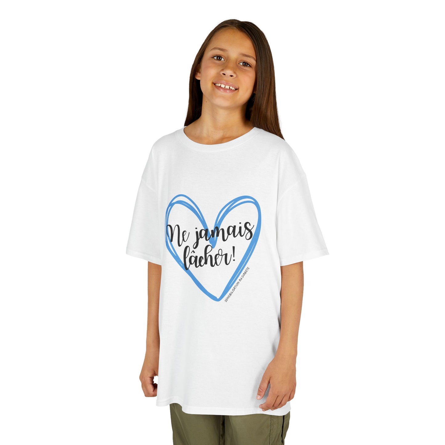 The Diabuddies Store Never Give Up in French - Kids Tee Never Give Up in French - Kids Tee: A powerful statement for the young warriors of the diabetes community. This French "Ne jamais lâcher" Tee is the perfect way to share a message of strength, resili