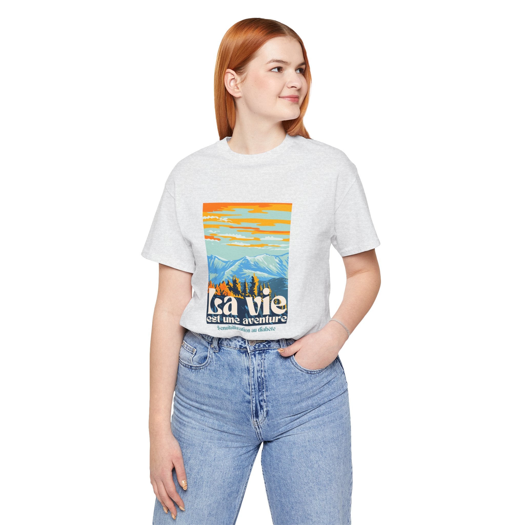 The Diabuddies Store Life is an Adventure, Mountains (French) - Unisex Tee Life is an Adventure, Mountains (French) - Unisex Tee: Embrace the call of the wild with our "La vie est une aventure" Unisex Tee. This shirt is for anyone who finds their soul in