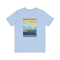 The Diabuddies Store Life is an Adventure, Highs & Lows (French) - Unisex Tee Life is an Adventure, Highs & Lows (French) - Unisex Tee: Embrace every twist and turn of your journey with our Diabetes: Life is an Adventure - French Unisex Tee. Designed for