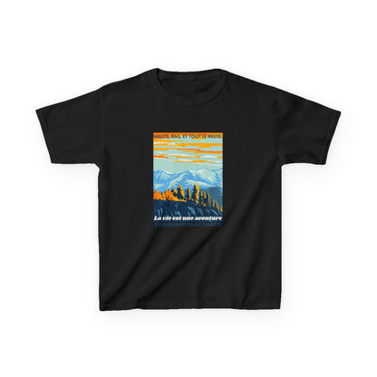 The Diabuddies Store Life is an Adventure, Highs & Lows (French) - kids Tee Life is an Adventure, Highs & Lows (French) - kids Tee: Hey adventurers! 🎉 Get ready to explore the world in our Diabetes: Life is an Adventure - French Kids Tee! This super cool