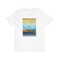 The Diabuddies Store Life is an Adventure, Highs & Lows (French) - Unisex Tee Life is an Adventure, Highs & Lows (French) - Unisex Tee: Embrace every twist and turn of your journey with our Diabetes: Life is an Adventure - French Unisex Tee. Designed for