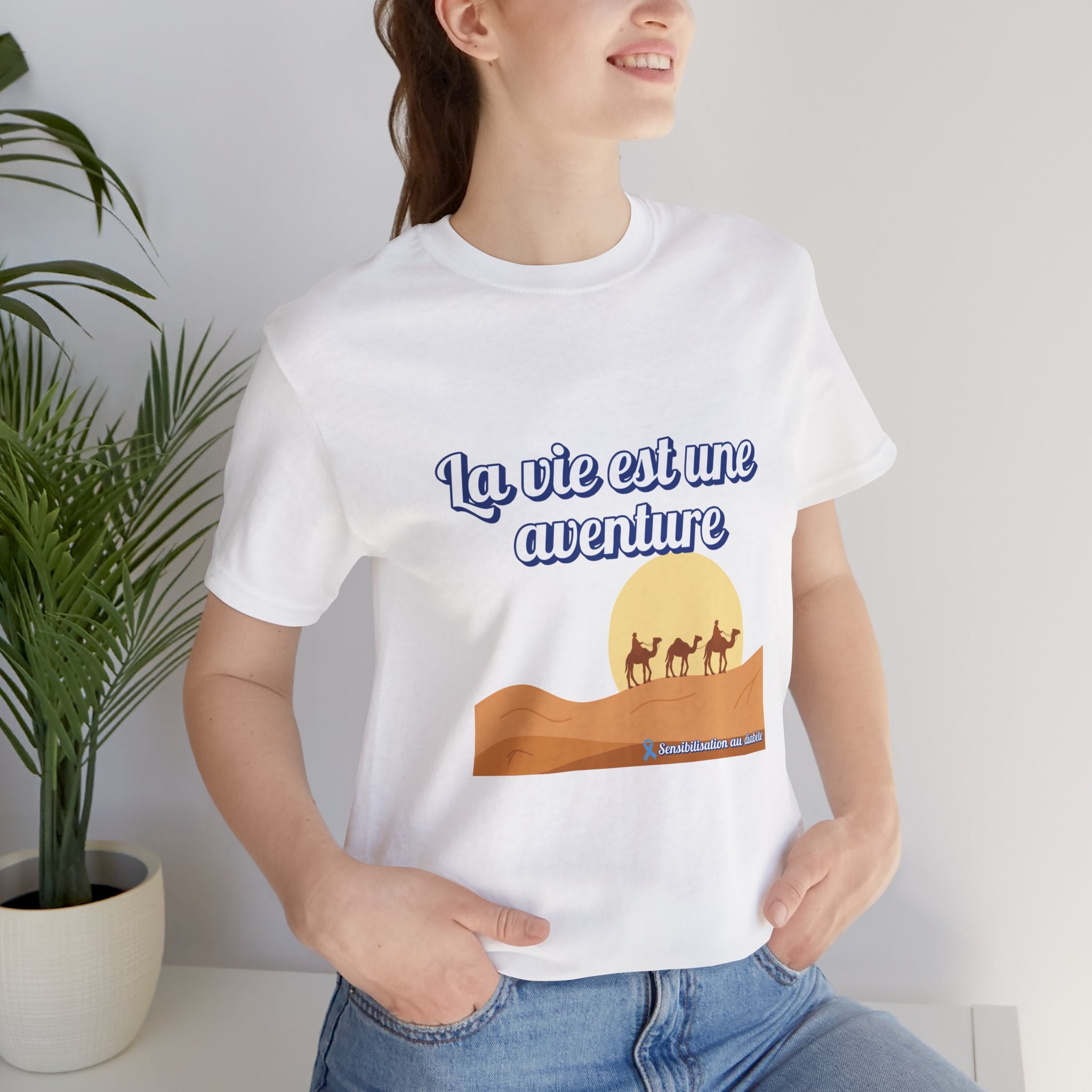 Life is an Adventure (French) - Unisex Tee The Diabuddies Store T-Shirts $30.27